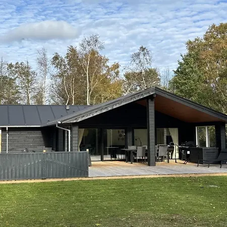 Nicolas - 500m From The Sea In Djursland And Mols By Interhome